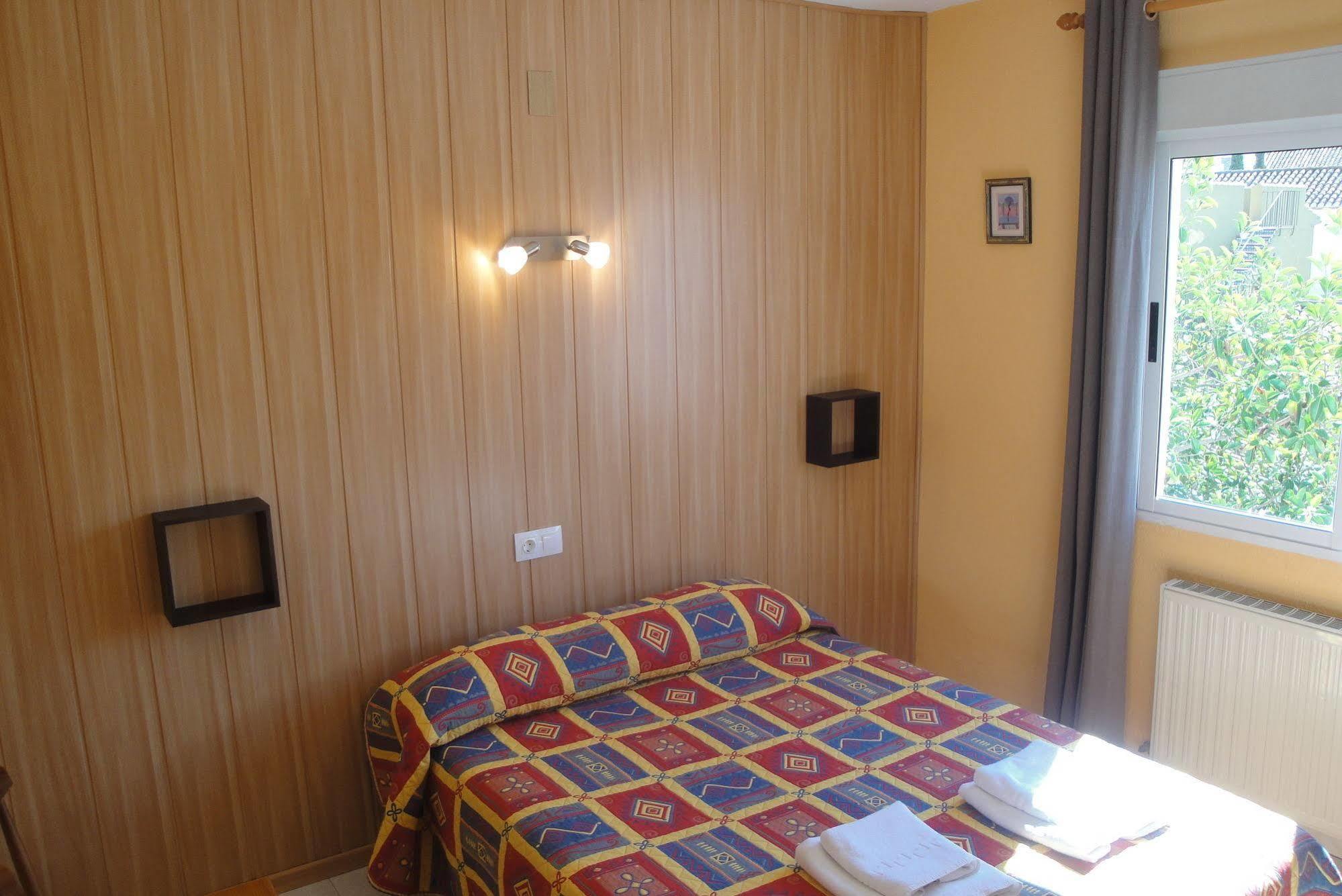 Hostal Cristina Denia Exterior photo